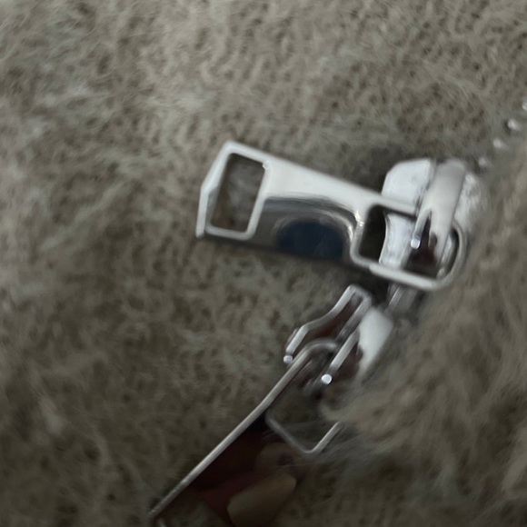 Sweater - Picture 4 of 4